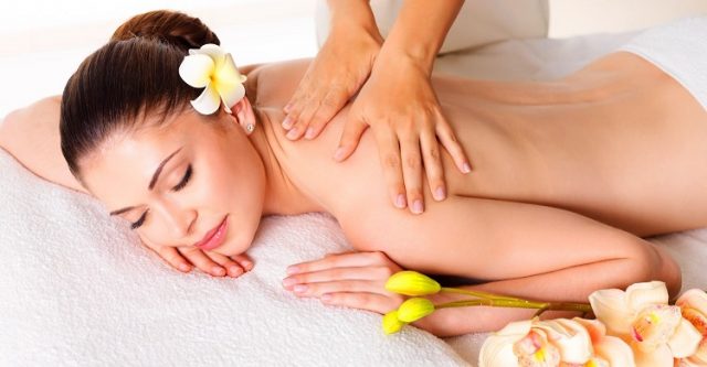 Massage toàn thân còn giúp giảm căng thẳng và mệt mỏi cho tinh thần