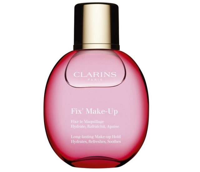 Clarins – Fix Make Up Hydrates Refreshes Soothes: 69.99USD/50ml (khoảng 1.595.000VND)