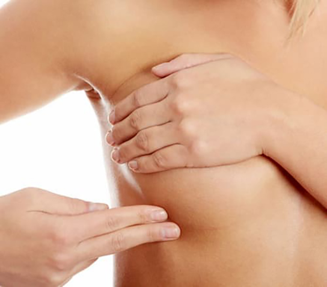 Các phương pháp massage ngực chống chảy xệ hiệu quả